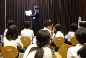 図書館見学の写真2枚目