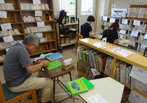 バーコード貼り付け作業