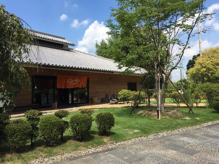 トレイルセンター外観