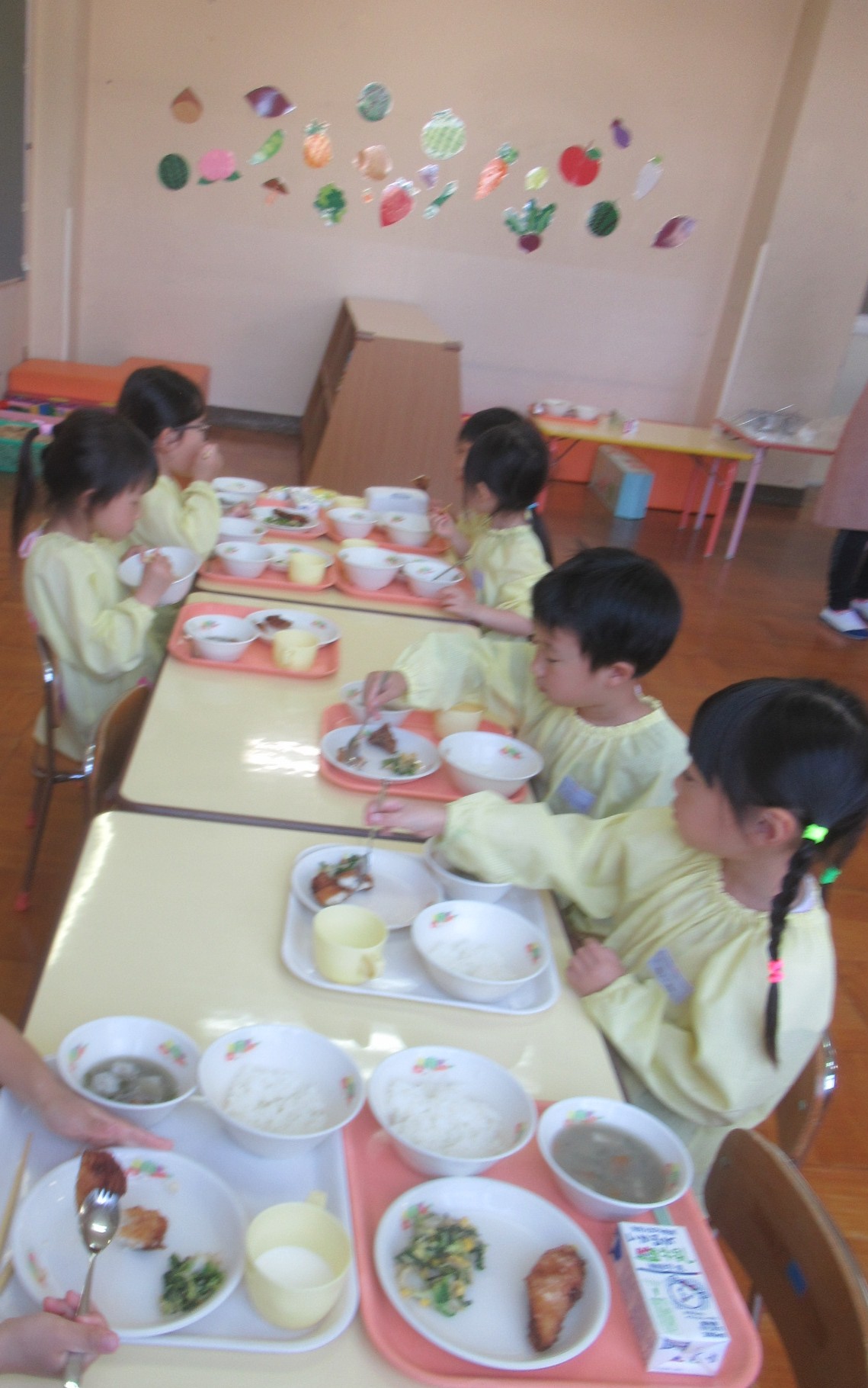 給食が始まりました